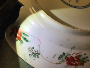 A Chinese famille verte plate with a lady and her cat, Kangxi